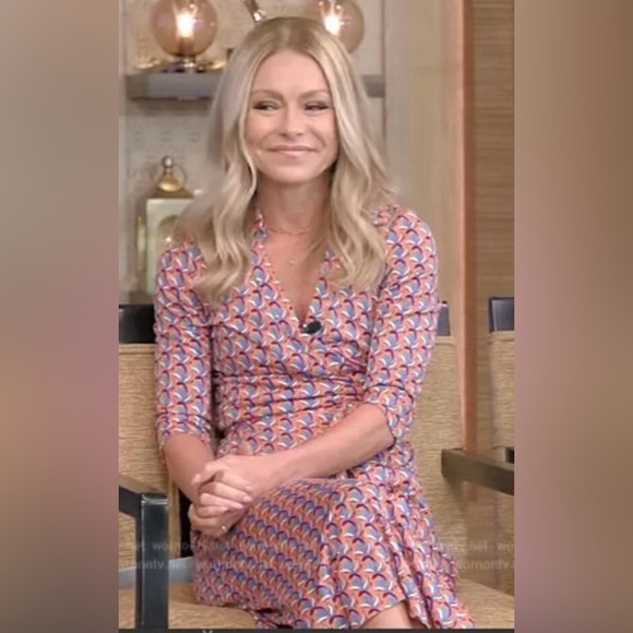 DIANE VON FURSTENBERG Abigail Midi Dress as seen on KELLY RIPPA - Picture 4 of 5